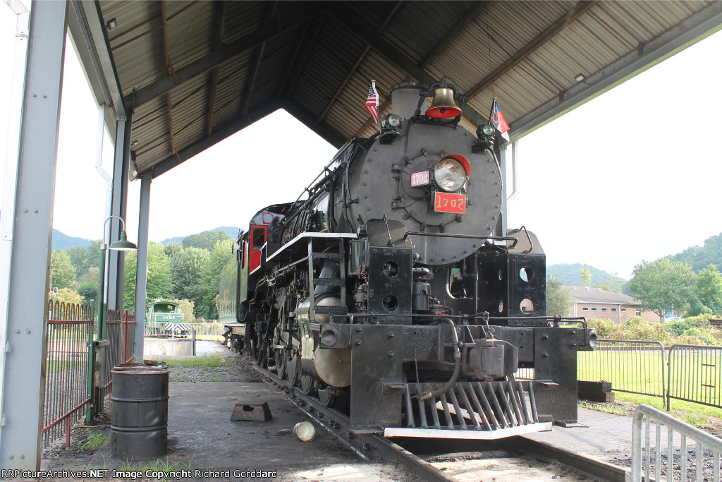 GSMR 1702 layover on the turntable 